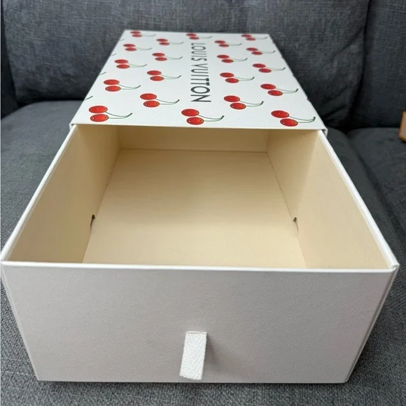 Louis Vuitton Murakami Cherries drawer box - Picture 4 of 8